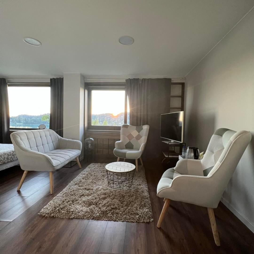 Aquabella Hotel Егюбелет-льо-Лак Екстериор снимка