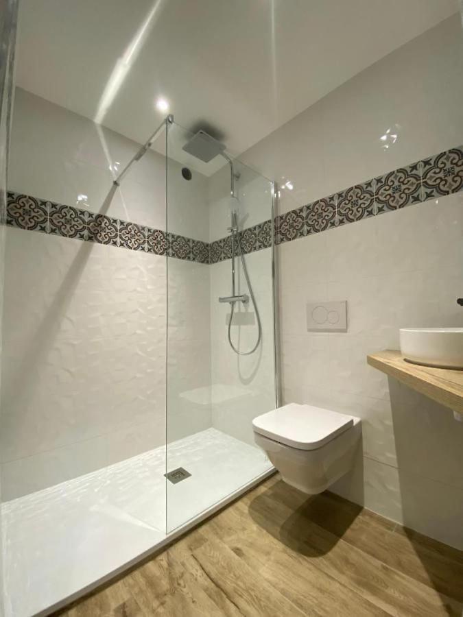Aquabella Hotel Егюбелет-льо-Лак Екстериор снимка