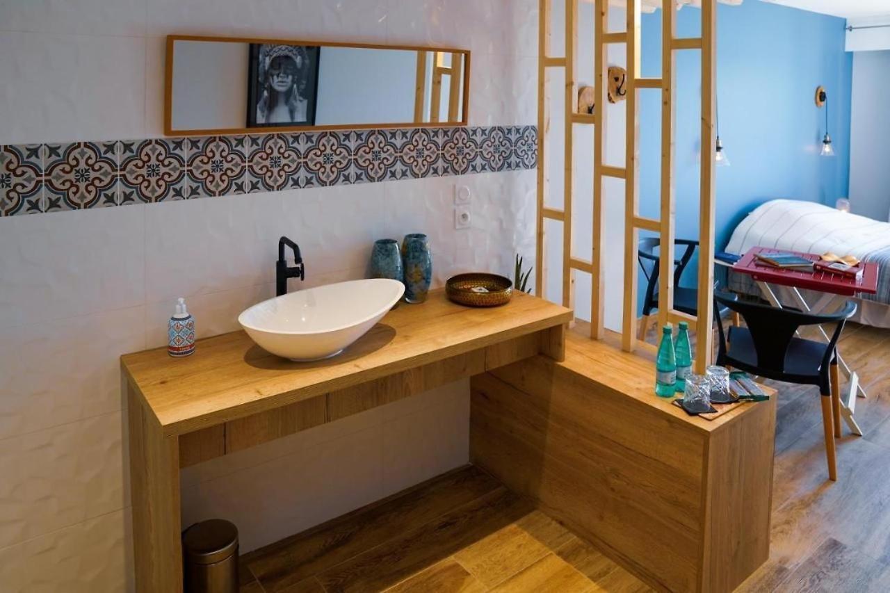 Aquabella Hotel Егюбелет-льо-Лак Екстериор снимка